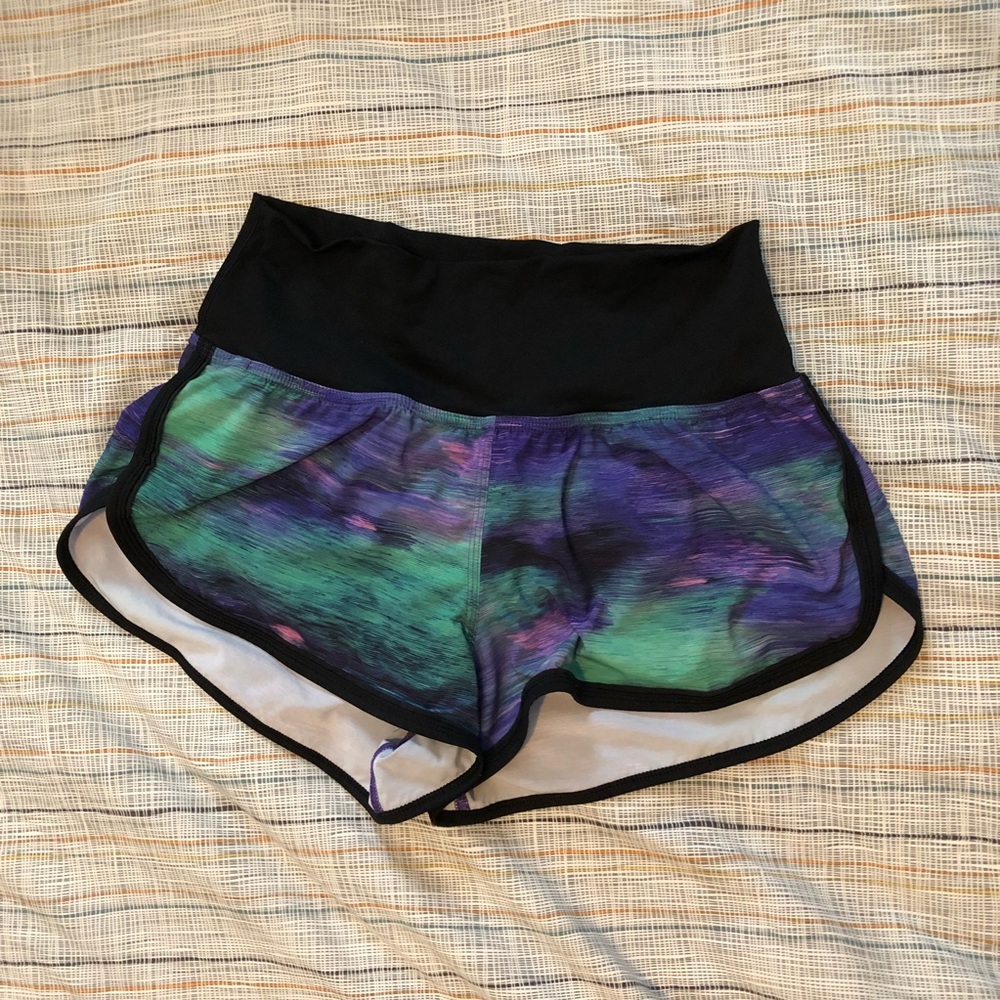 Lululemon shorts size 8